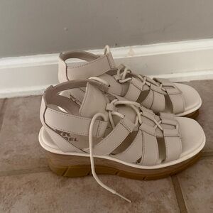 Sorel Women’s Size 8 Joanie III Lace Up Wedge Sandals Off White Strappy Lace Up